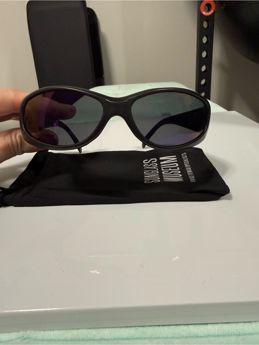 NWT Women's Black Oval Sunglasses with Mirrored Lenses & Case